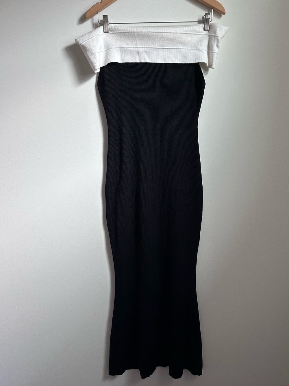 ZESICA NWT Color Block Sweater Maxi Dress Black White Off Shoulder Ribbed M - Picture 2 of 12